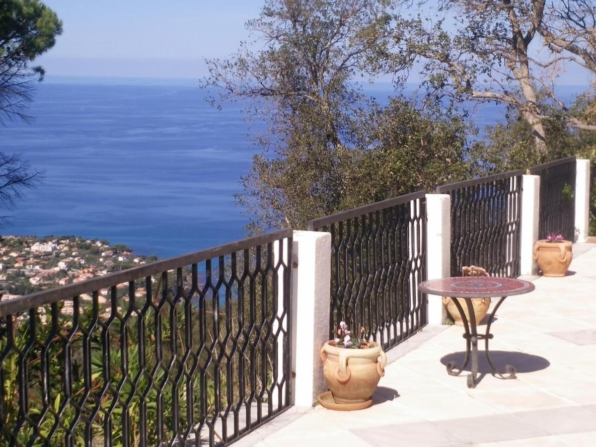 Incantevole Villa Con Vista Mozzafiato チェファル エクステリア 写真