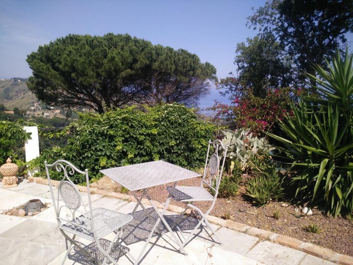 Incantevole Villa Con Vista Mozzafiato チェファル エクステリア 写真